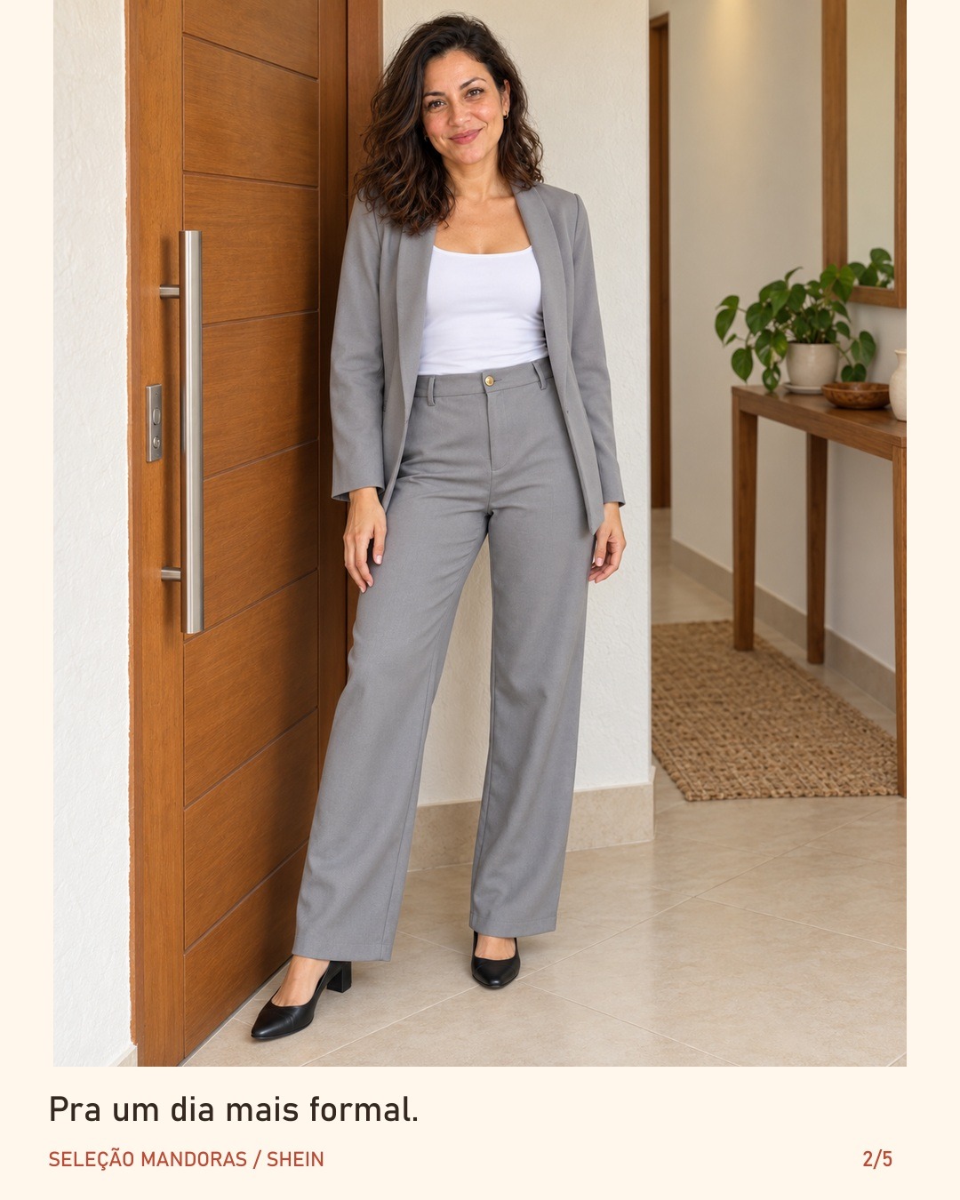 Conjunto cinza de blazer e calça