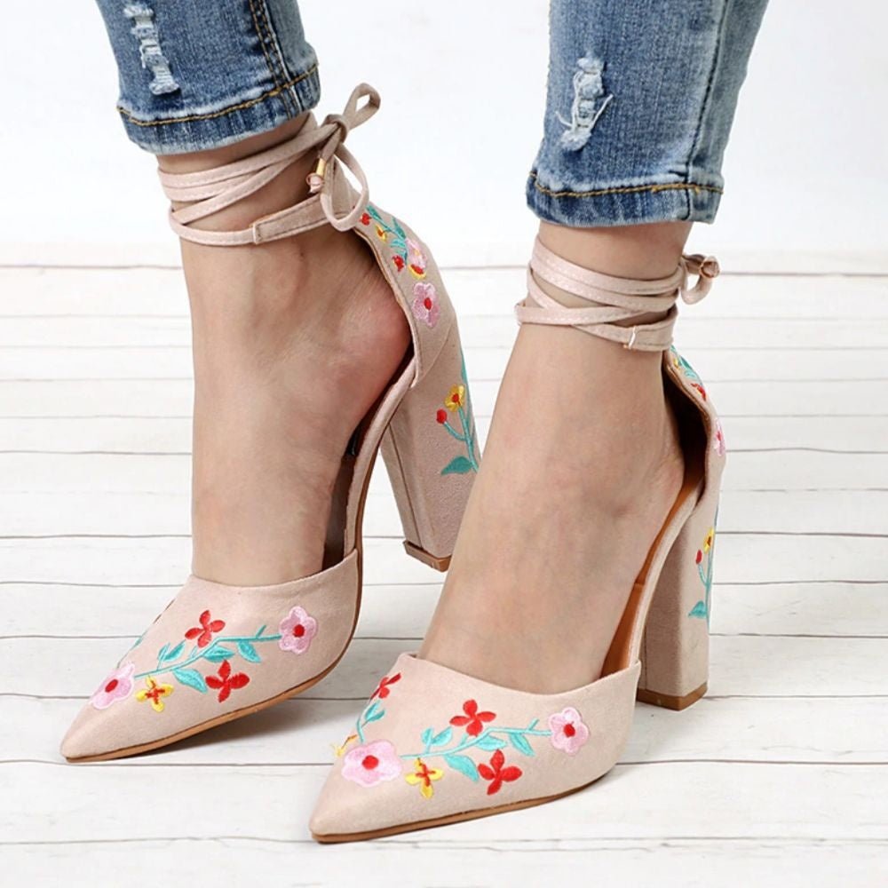 Sapato Bordado Floral - MANDORAS